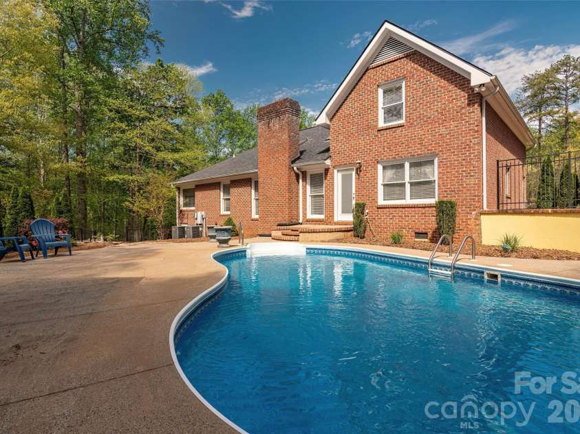 189 Ridgeview Drive, Rutherfordton, NC 28139.  MLS# CAR4369885, YatesRealty ID 14433. 