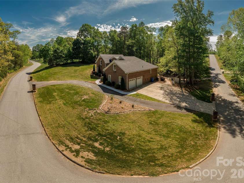 189 Ridgeview Drive, Rutherfordton, NC 28139.  MLS# CAR4369885, YatesRealty ID 14433. 