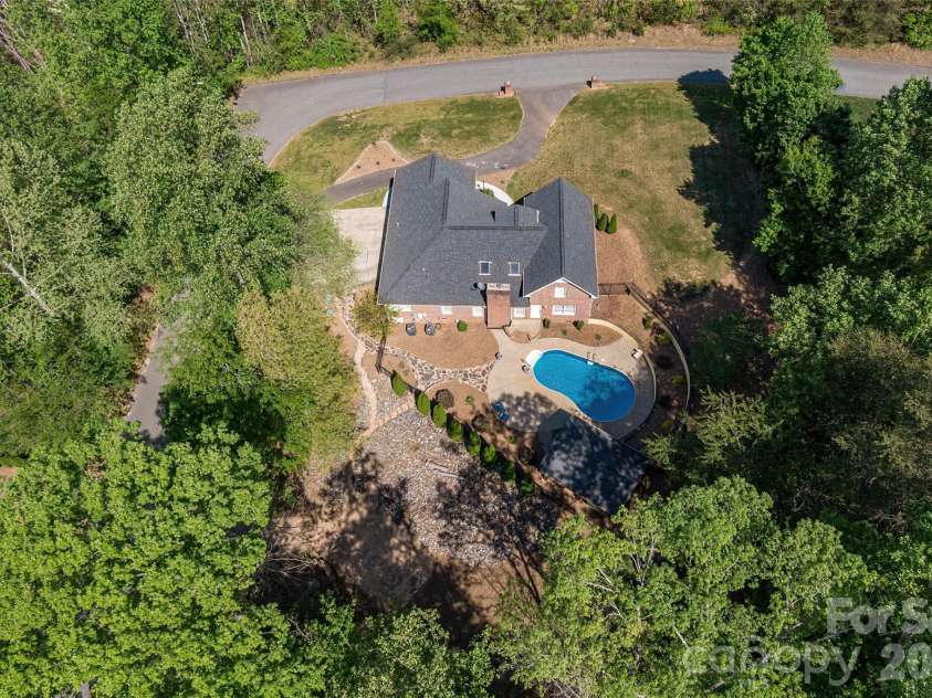 189 Ridgeview Drive, Rutherfordton, NC 28139.  MLS# CAR4369885, YatesRealty ID 14433. 