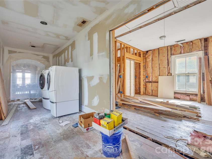 120 Fulton Street, Salisbury, NC 28144.  MLS# CAR4362171, YatesRealty ID 14437. 