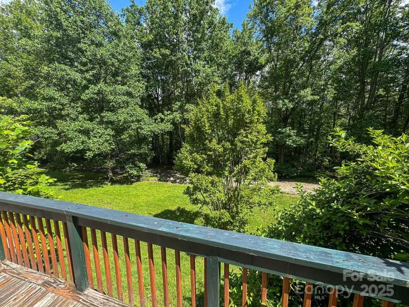 137 Onuska View Drive, Hendersonville, NC 28792.  MLS# CAR4261195, YatesRealty ID 14437. 