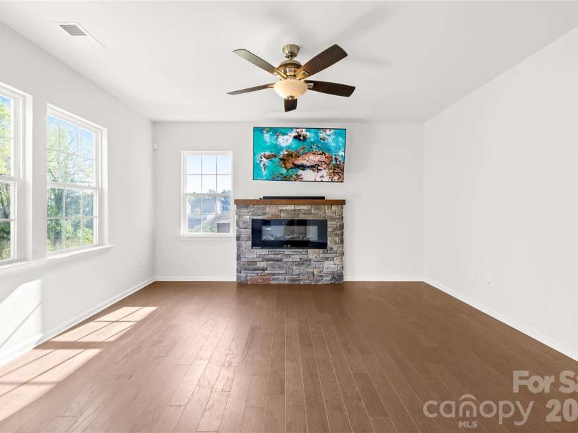 1072 Willow Bend Drive, Fort Mill, SC 29708.  MLS# CAR4393980, YatesRealty ID 14439. 
