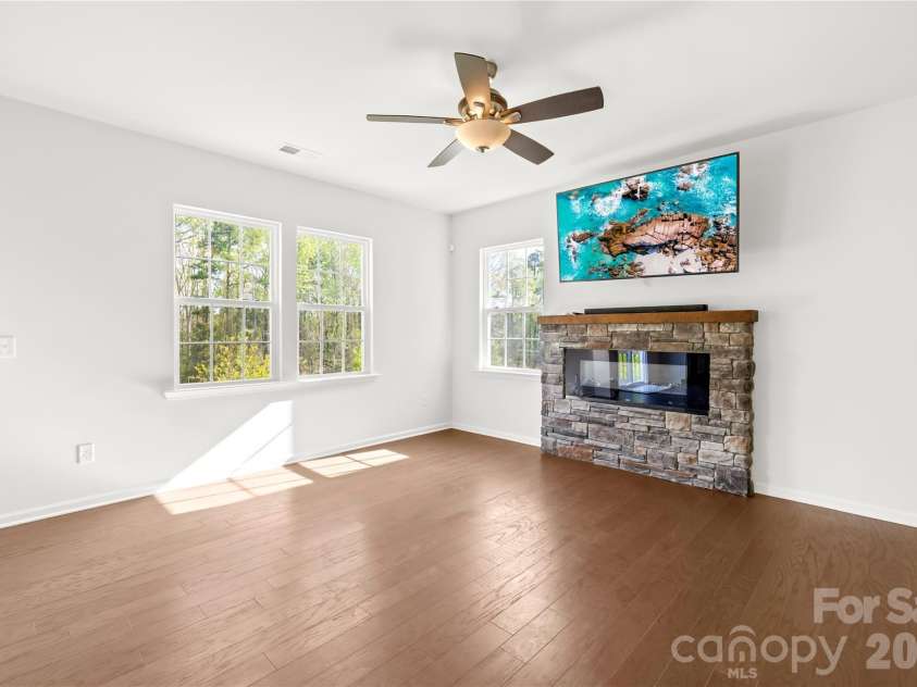 1072 Willow Bend Drive, Fort Mill, SC 29708.  MLS# CAR4393980, YatesRealty ID 14439. 