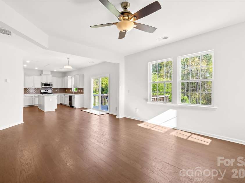 1072 Willow Bend Drive, Fort Mill, SC 29708.  MLS# CAR4393980, YatesRealty ID 14439. 