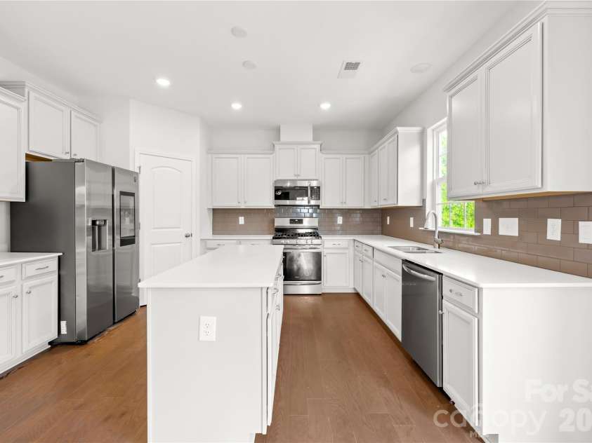 1072 Willow Bend Drive, Fort Mill, SC 29708.  MLS# CAR4393980, YatesRealty ID 14439. 