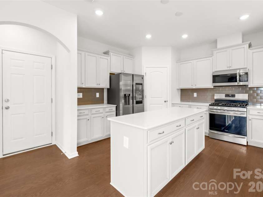 1072 Willow Bend Drive, Fort Mill, SC 29708.  MLS# CAR4393980, YatesRealty ID 14439. 