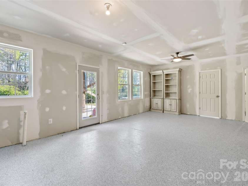 1072 Willow Bend Drive, Fort Mill, SC 29708.  MLS# CAR4393980, YatesRealty ID 14439. 