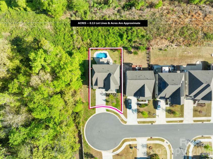 1072 Willow Bend Drive, Fort Mill, SC 29708.  MLS# CAR4393980, YatesRealty ID 14439. 