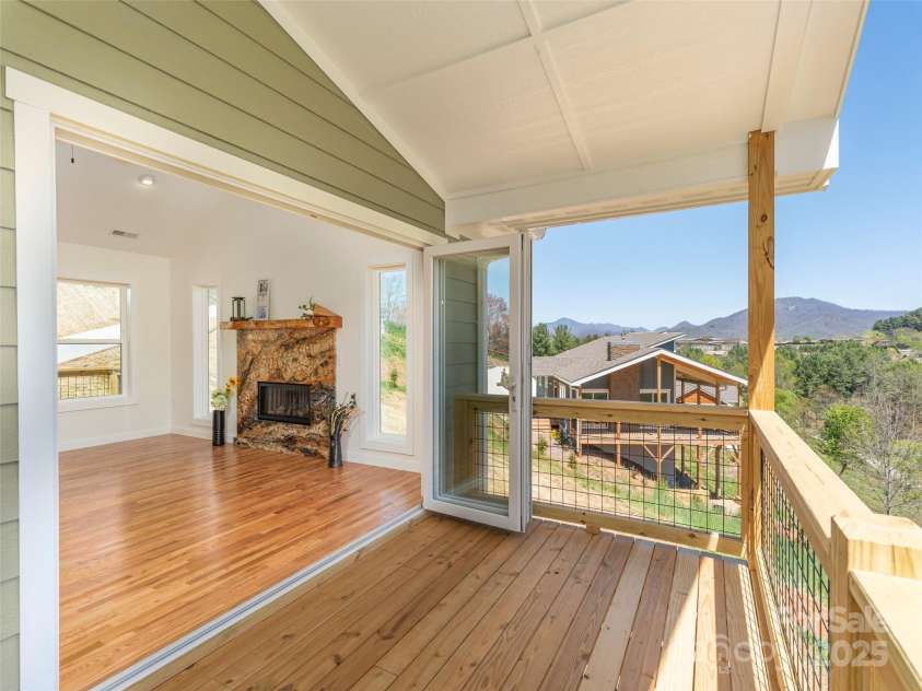191 Aster Ridge Drive, Waynesville, NC 28786.  MLS# CAR4248737, YatesRealty ID 14439. 