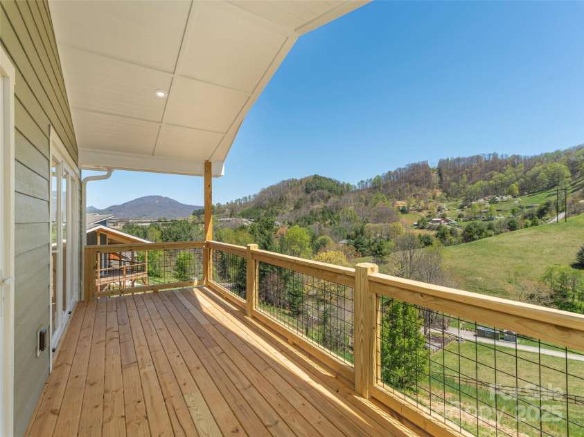 191 Aster Ridge Drive, Waynesville, NC 28786.  MLS# CAR4248737, YatesRealty ID 14439. 
