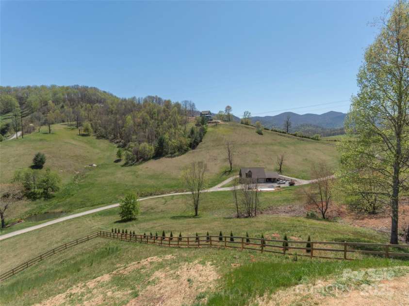 191 Aster Ridge Drive, Waynesville, NC 28786.  MLS# CAR4248737, YatesRealty ID 14439. 