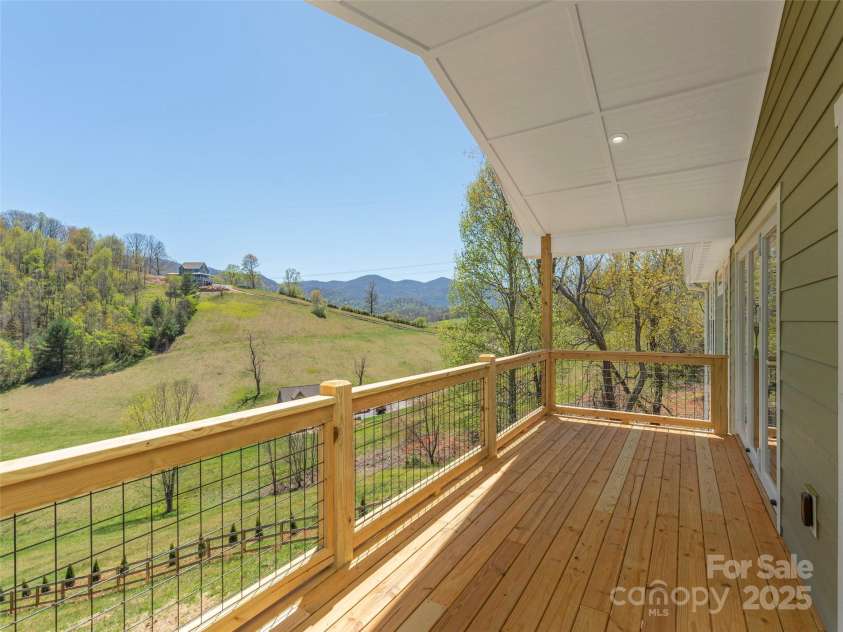 191 Aster Ridge Drive, Waynesville, NC 28786.  MLS# CAR4248737, YatesRealty ID 14439. 