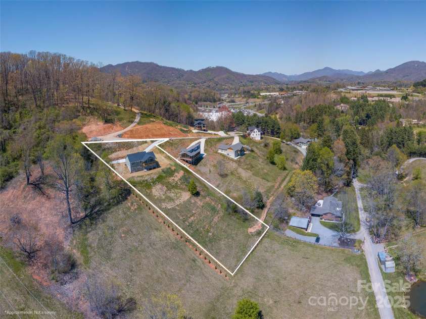 191 Aster Ridge Drive, Waynesville, NC 28786.  MLS# CAR4248737, YatesRealty ID 14439. 
