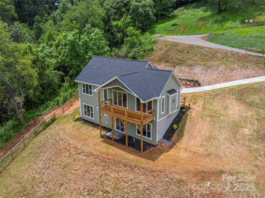 191 Aster Ridge Drive, Waynesville, NC 28786.  MLS# CAR4248737, YatesRealty ID 14439. 