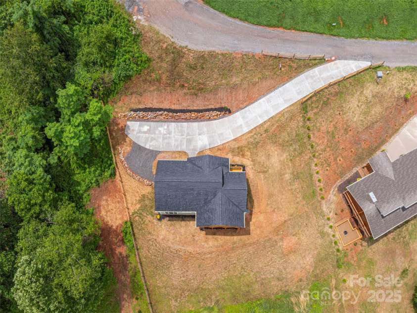 191 Aster Ridge Drive, Waynesville, NC 28786.  MLS# CAR4248737, YatesRealty ID 14439. 