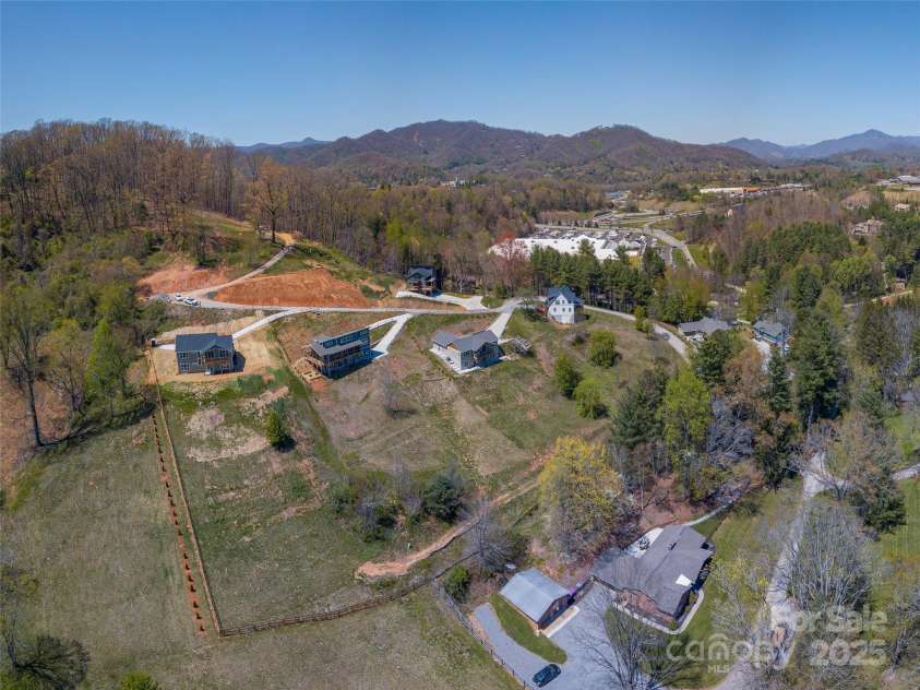 191 Aster Ridge Drive, Waynesville, NC 28786.  MLS# CAR4248737, YatesRealty ID 14439. High end neighborhood