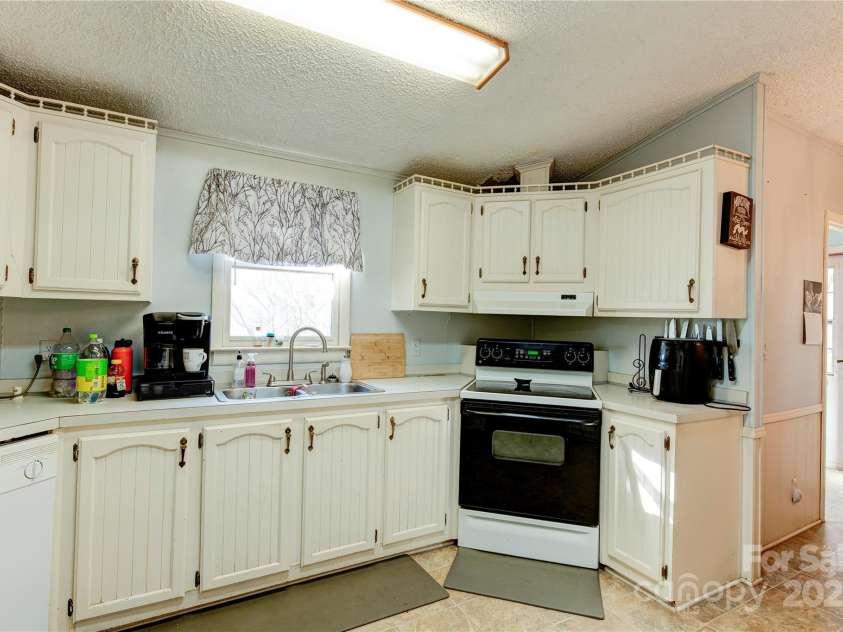 220 Moody Ridge Road, Clyde, NC 28721.  MLS# CAR4212810, YatesRealty ID 1444. 