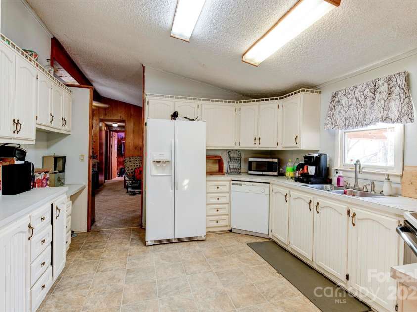 220 Moody Ridge Road, Clyde, NC 28721.  MLS# CAR4212810, YatesRealty ID 1444. 
