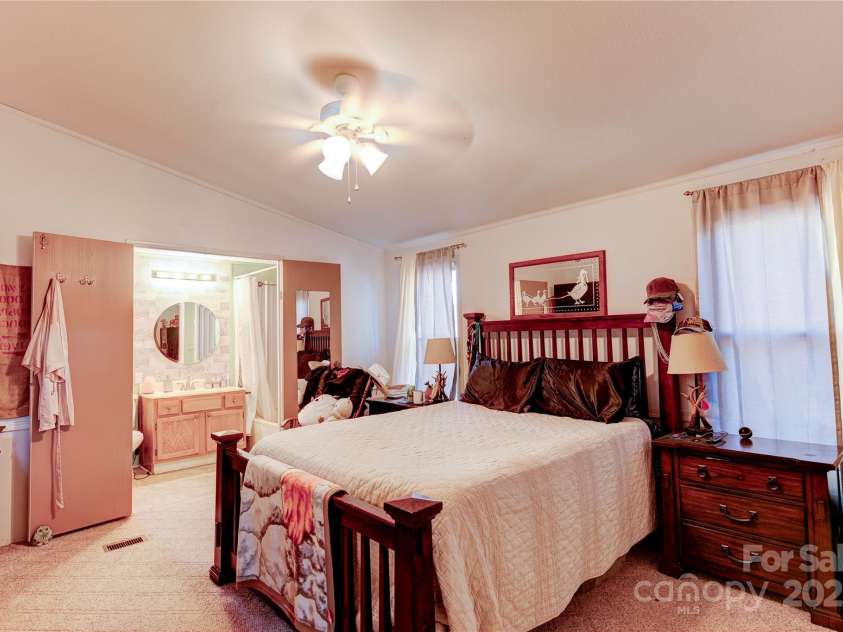 220 Moody Ridge Road, Clyde, NC 28721.  MLS# CAR4212810, YatesRealty ID 1444. 