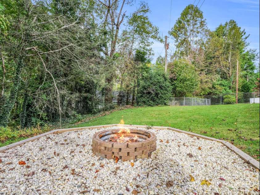 200 Frost Road, Saluda, NC 28773.  MLS# CAR4186727, YatesRealty ID 14440. 