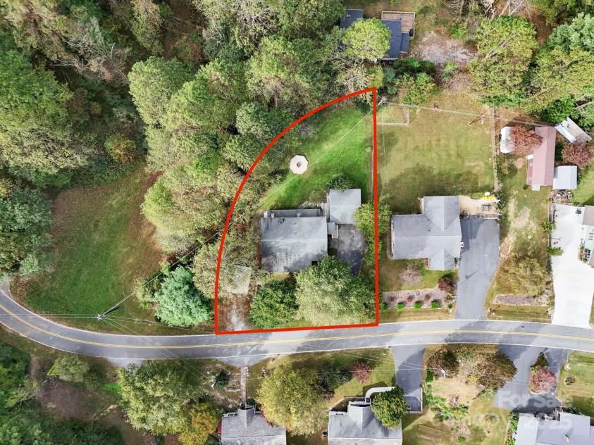 200 Frost Road, Saluda, NC 28773.  MLS# CAR4186727, YatesRealty ID 14440. Property lines estimated. See plat.