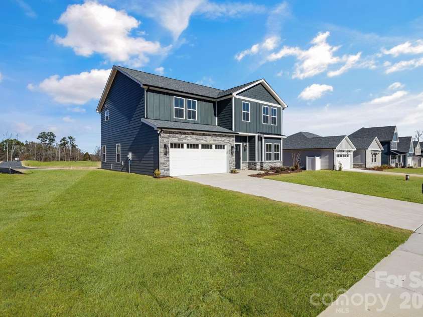 1335 Winged Way, Kannapolis, NC 28083.  MLS# CAR4357886, YatesRealty ID 14441. 