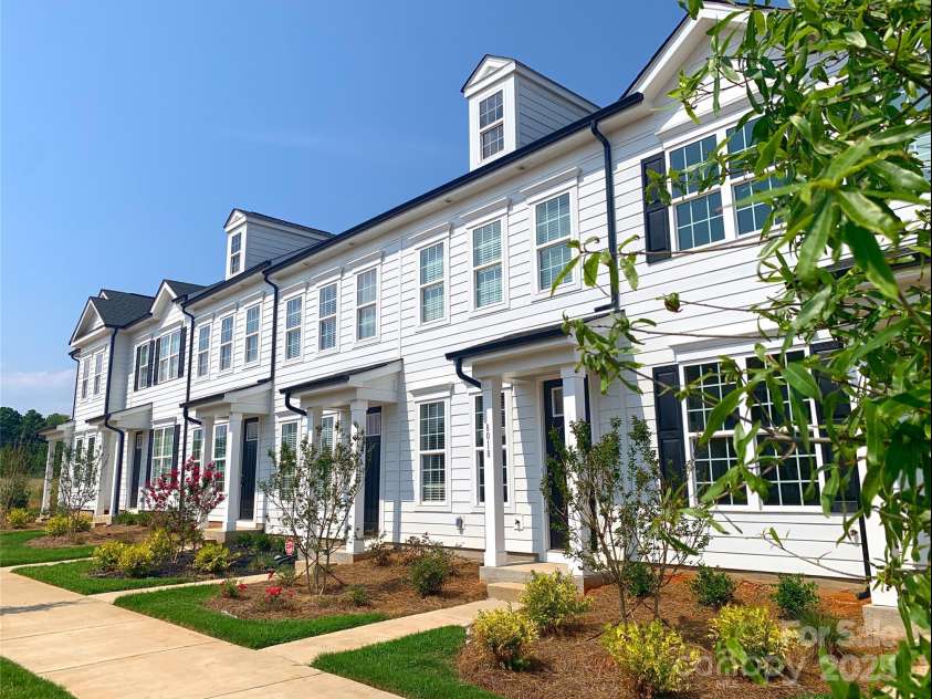 8114 Jacey Lane, Huntersville, NC 28078.  MLS# CAR4253733, YatesRealty ID 14441. 