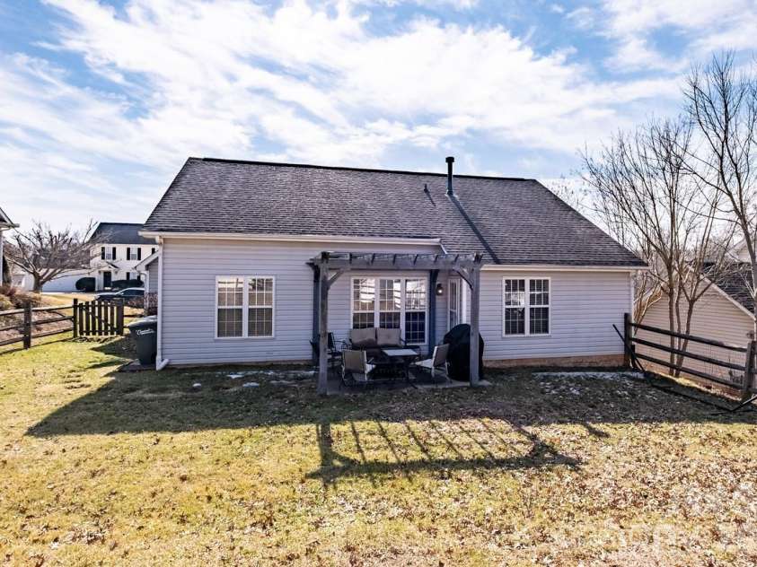 1040 Boulder Drive, Concord, NC 28025.  MLS# CAR4345892, YatesRealty ID 14442. 