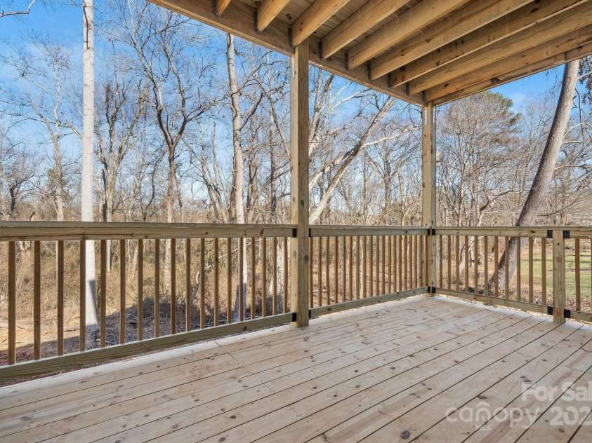 113 Brentwood Drive, Maiden, NC 28650.  MLS# CAR4304067, YatesRealty ID 14442. 