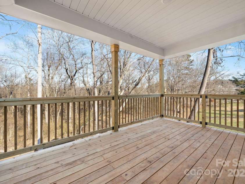 113 Brentwood Drive, Maiden, NC 28650.  MLS# CAR4304067, YatesRealty ID 14442. 