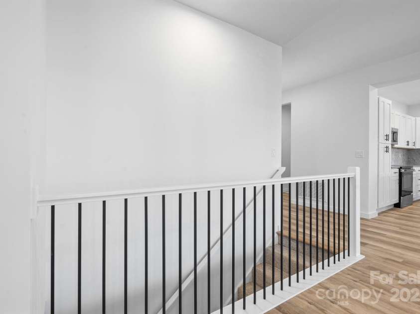 113 Brentwood Drive, Maiden, NC 28650.  MLS# CAR4304067, YatesRealty ID 14442. 