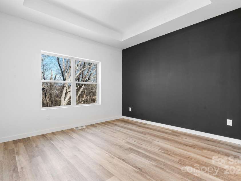 113 Brentwood Drive, Maiden, NC 28650.  MLS# CAR4304067, YatesRealty ID 14442. 