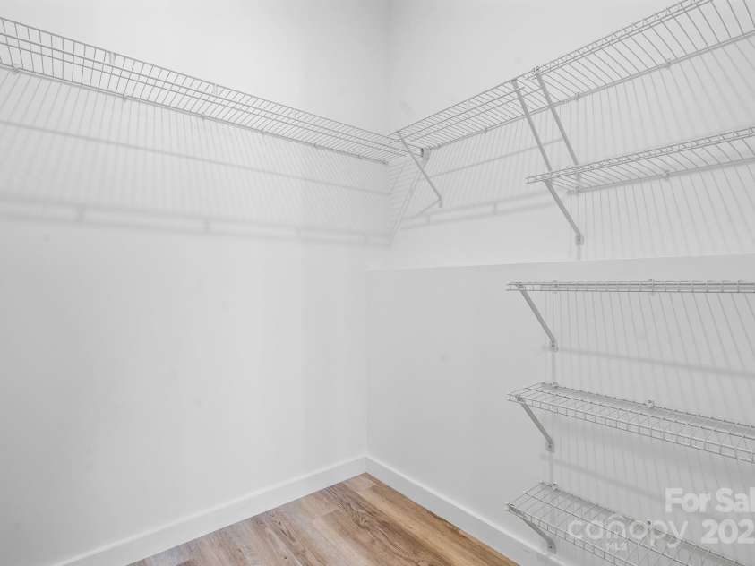 113 Brentwood Drive, Maiden, NC 28650.  MLS# CAR4304067, YatesRealty ID 14442. 