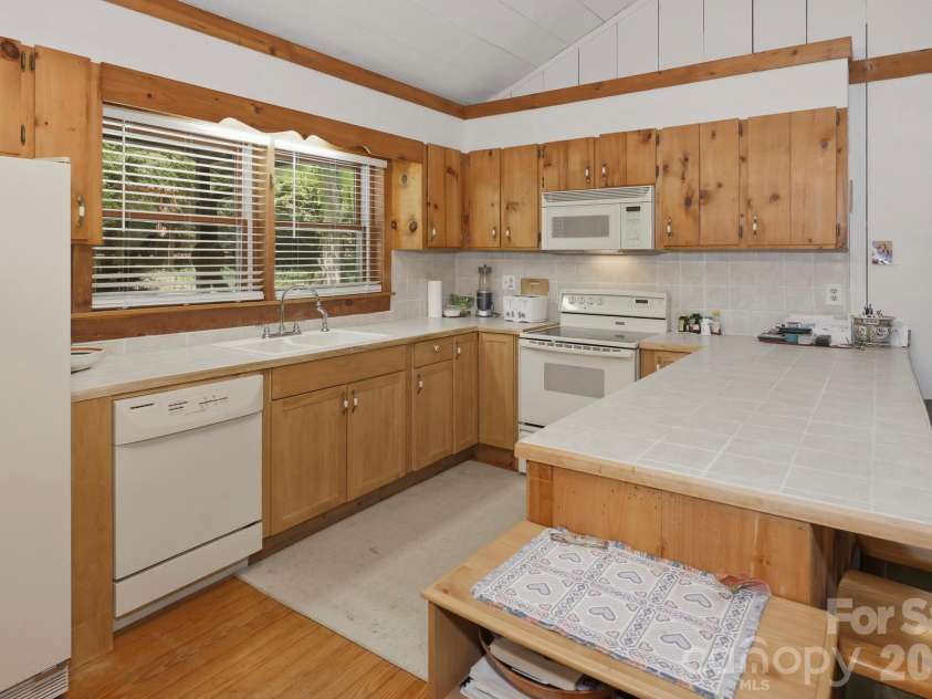 116 Teal Lane, Lake Lure, NC 28746.  MLS# CAR4370726, YatesRealty ID 14443. 