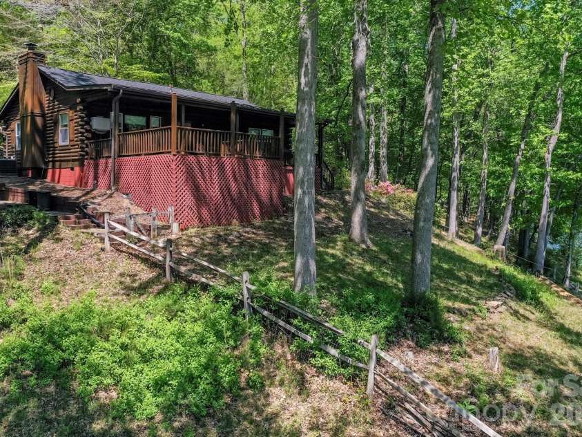 116 Teal Lane, Lake Lure, NC 28746.  MLS# CAR4370726, YatesRealty ID 14443. 