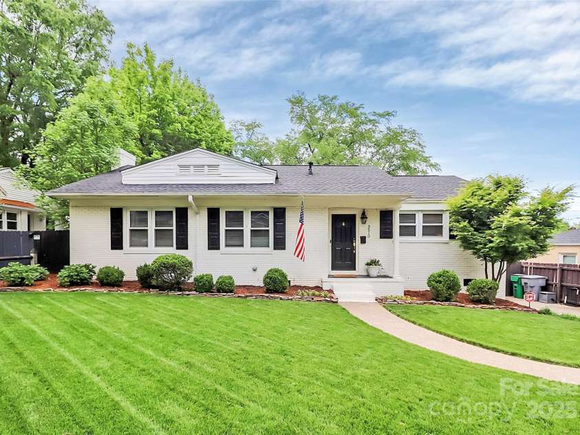 3510 Conway Avenue, Charlotte, NC 28209.  MLS# CAR4244282, YatesRealty ID 14444. 