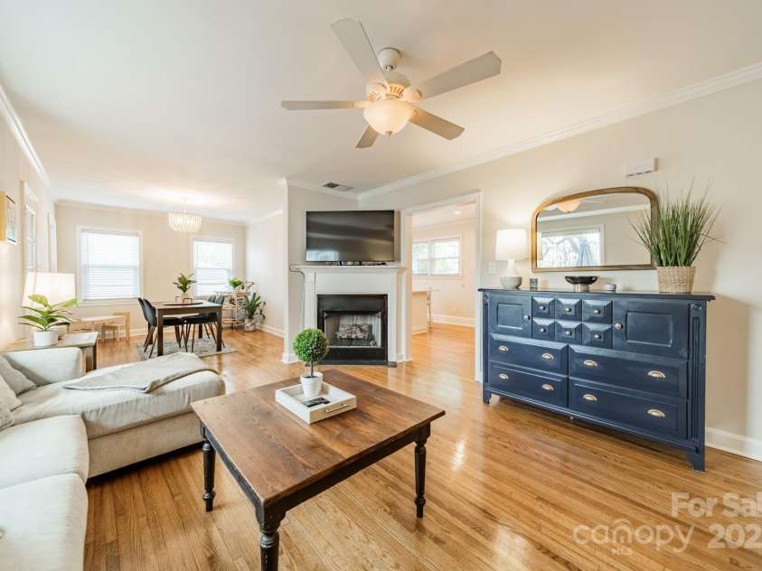3510 Conway Avenue, Charlotte, NC 28209.  MLS# CAR4244282, YatesRealty ID 14444. 