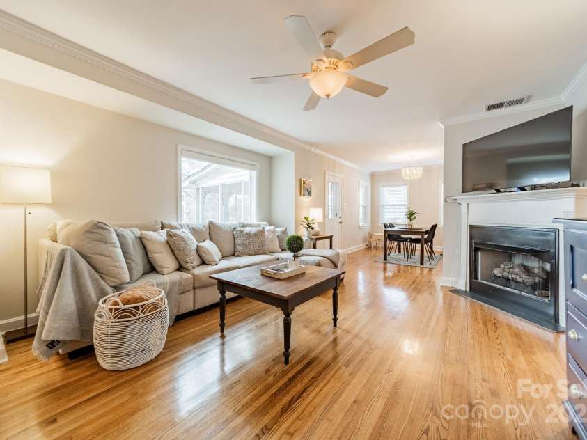 3510 Conway Avenue, Charlotte, NC 28209.  MLS# CAR4244282, YatesRealty ID 14444. 