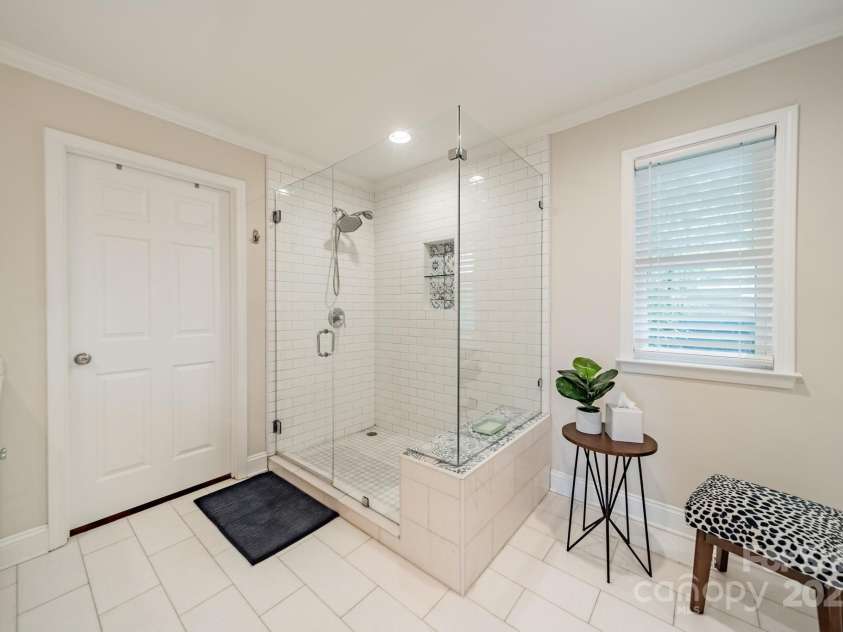 3510 Conway Avenue, Charlotte, NC 28209.  MLS# CAR4244282, YatesRealty ID 14444. 