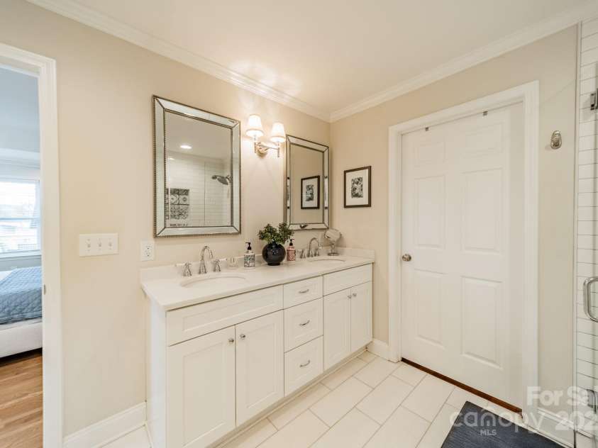 3510 Conway Avenue, Charlotte, NC 28209.  MLS# CAR4244282, YatesRealty ID 14444. 