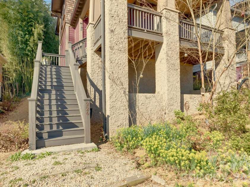 226 Flint Street, Asheville, NC 28801.  MLS# CAR4301613, YatesRealty ID 14445. 