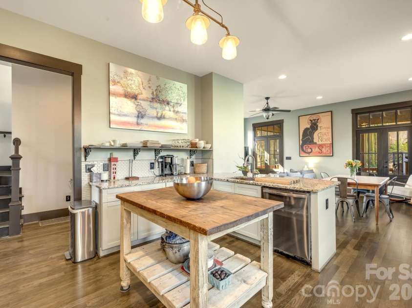 226 Flint Street, Asheville, NC 28801.  MLS# CAR4301613, YatesRealty ID 14445. 
