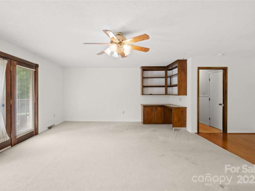 2309 Potter Road, Waxhaw, NC 28173.  MLS# CAR4261368, YatesRealty ID 14445. 