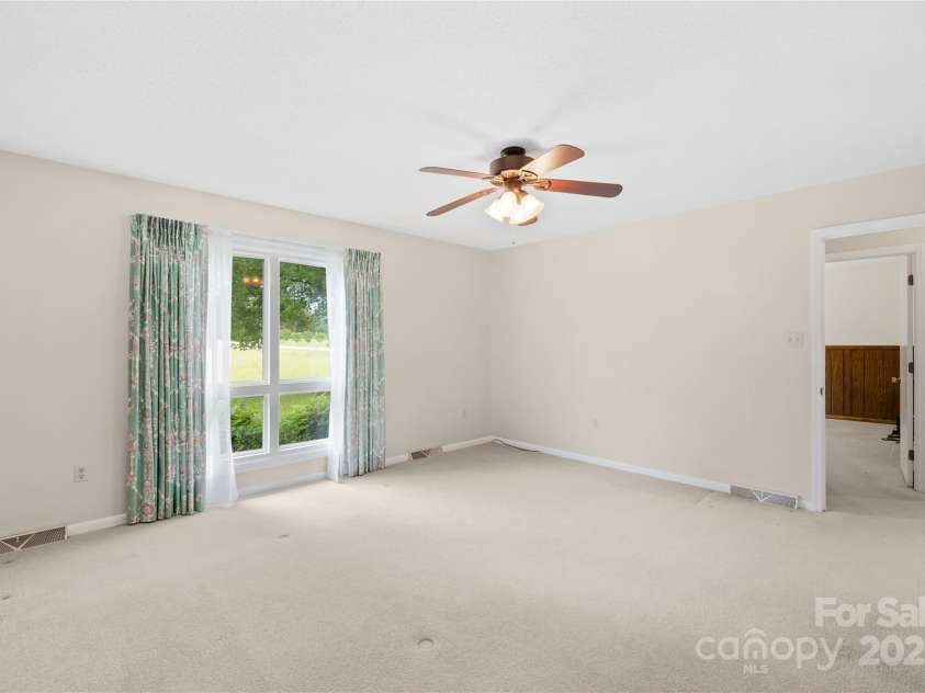 2309 Potter Road, Waxhaw, NC 28173.  MLS# CAR4261368, YatesRealty ID 14445. 