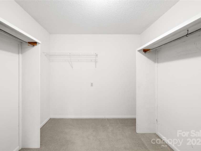 2309 Potter Road, Waxhaw, NC 28173.  MLS# CAR4261368, YatesRealty ID 14445. 