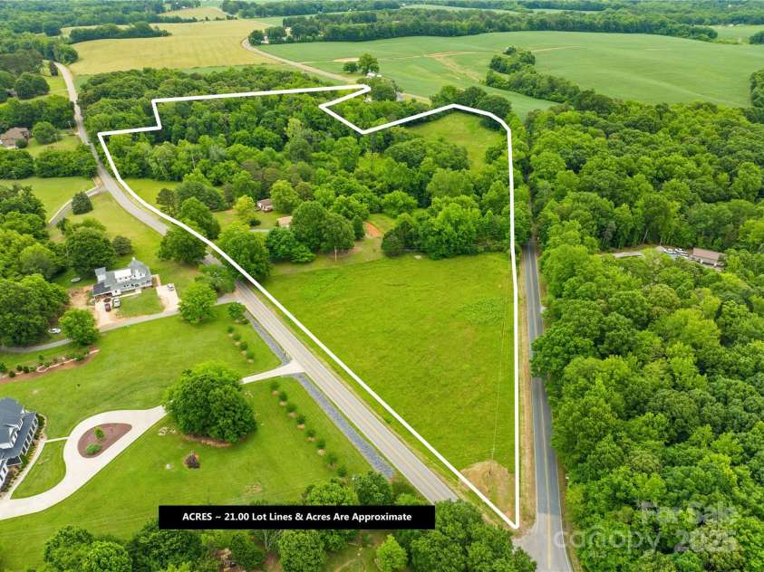 2309 Potter Road, Waxhaw, NC 28173.  MLS# CAR4261368, YatesRealty ID 14445. 