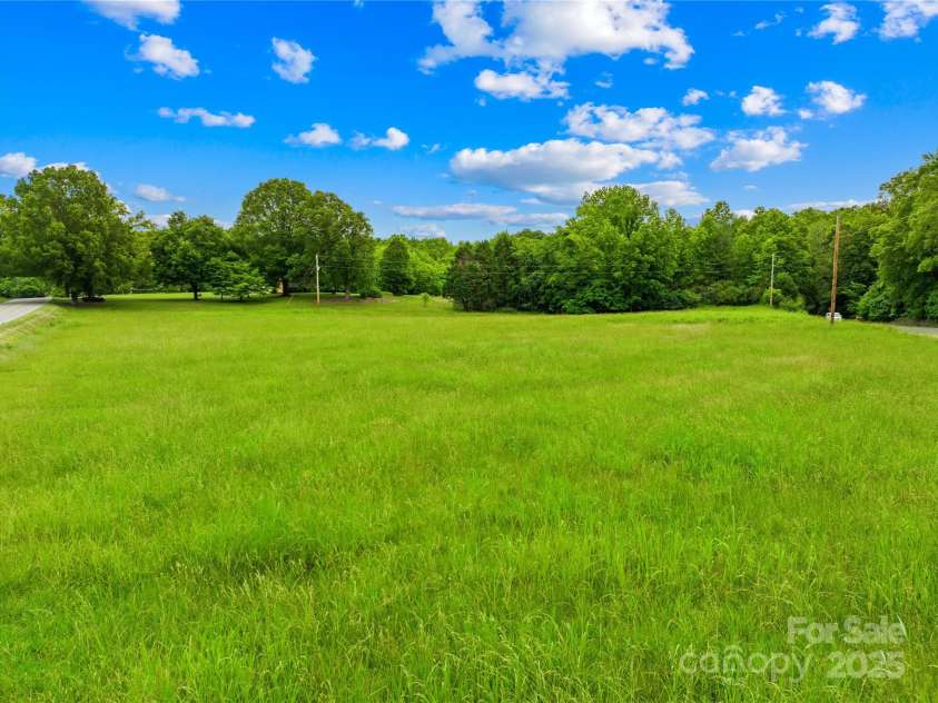 2309 Potter Road, Waxhaw, NC 28173.  MLS# CAR4261368, YatesRealty ID 14445. 