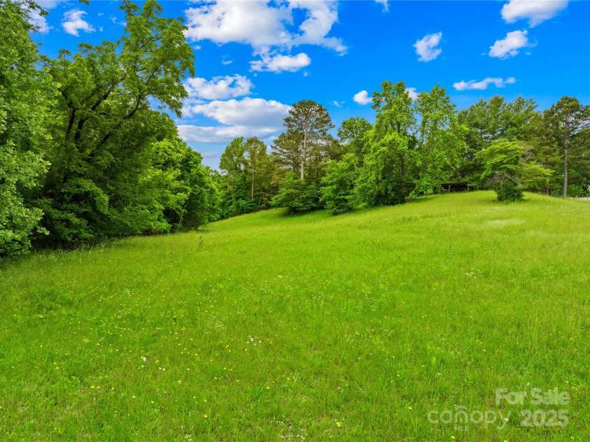 2309 Potter Road, Waxhaw, NC 28173.  MLS# CAR4261368, YatesRealty ID 14445. 