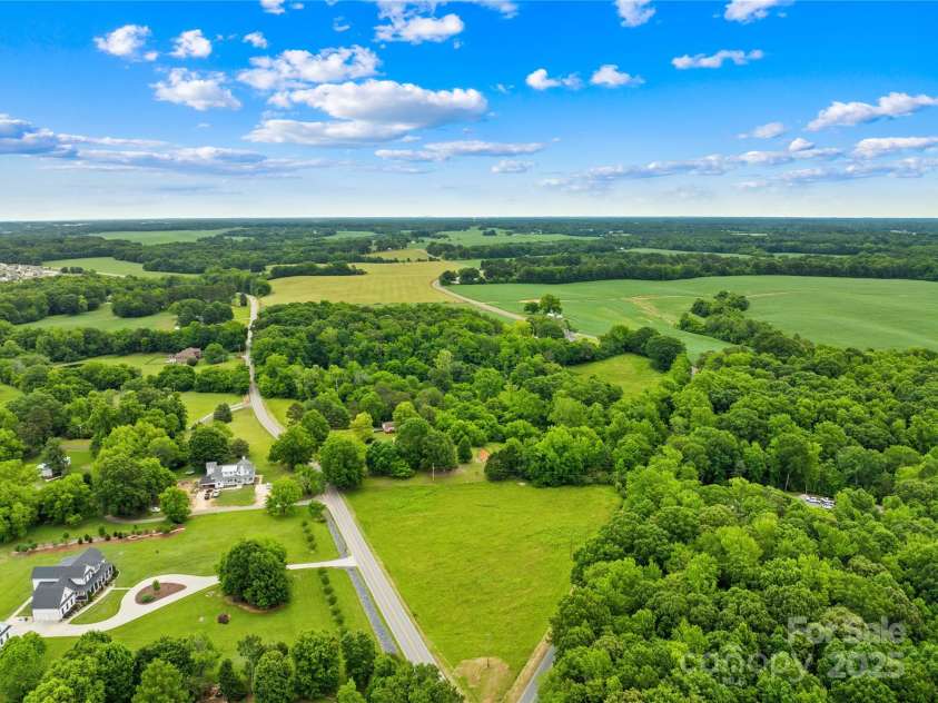 2309 Potter Road, Waxhaw, NC 28173.  MLS# CAR4261368, YatesRealty ID 14445. 