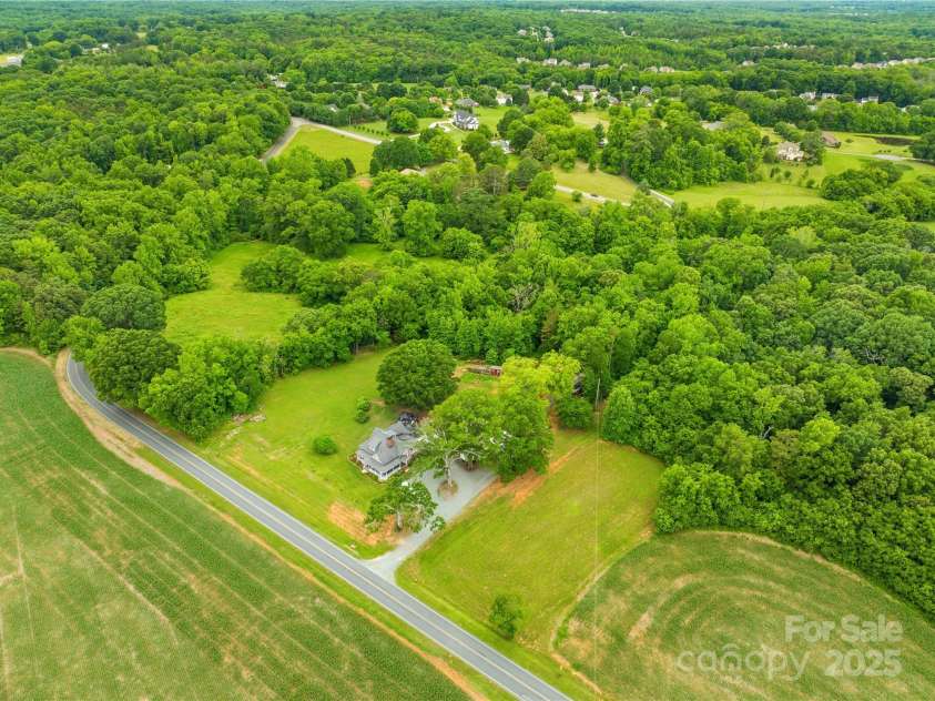 2309 Potter Road, Waxhaw, NC 28173.  MLS# CAR4261368, YatesRealty ID 14445. 